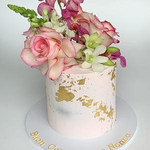 Fresh Blooms Gold Leaf Cake